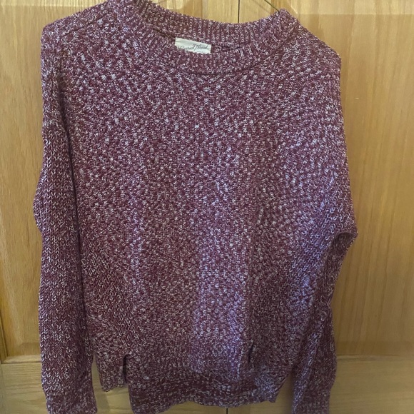Universal Thread Sweaters - Universal Thread Maroon Knit Crew Neck Sweater